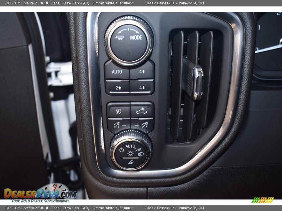 Controls of 2022 GMC Sierra 2500HD Denali Crew Cab 4WD Photo #9