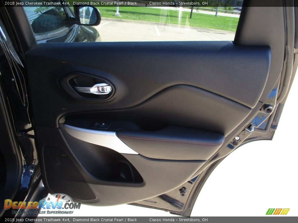 2018 Jeep Cherokee Trailhawk 4x4 Diamond Black Crystal Pearl / Black Photo #18