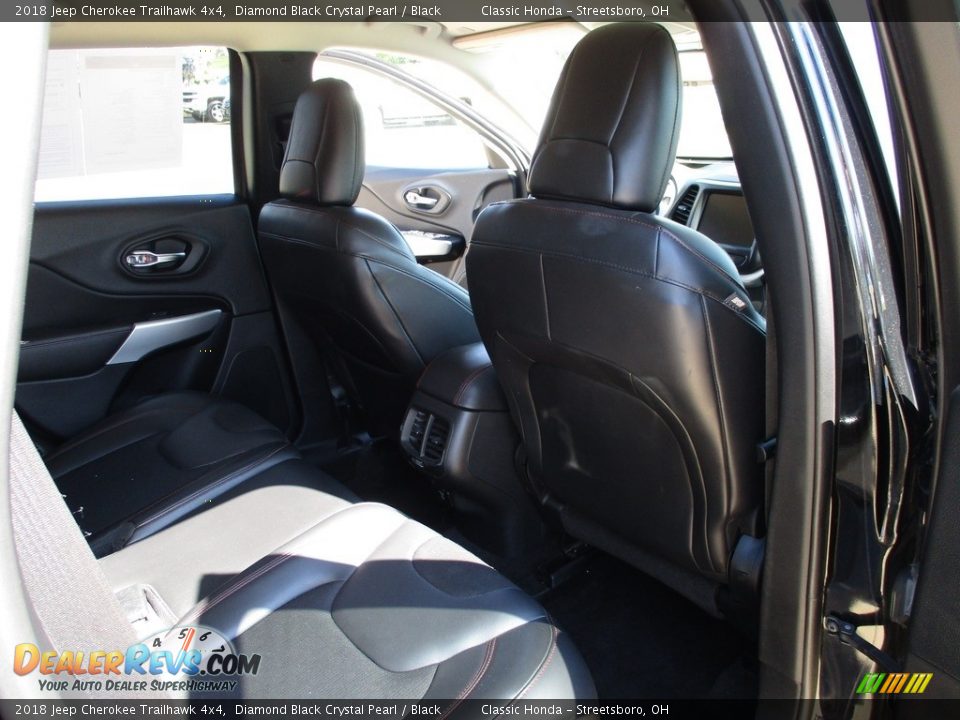 2018 Jeep Cherokee Trailhawk 4x4 Diamond Black Crystal Pearl / Black Photo #19