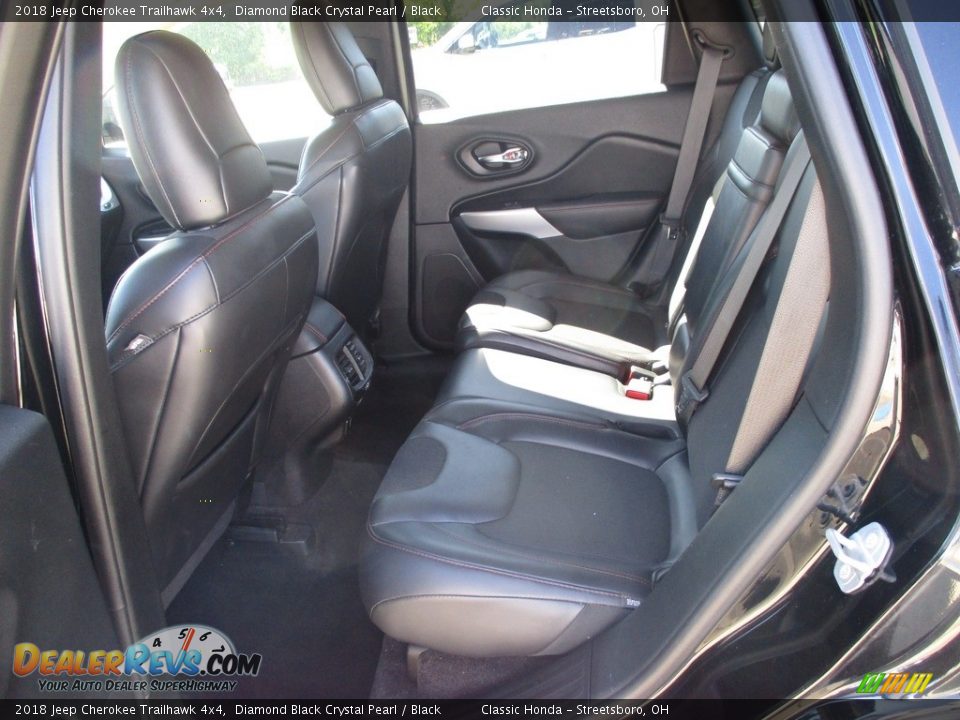 2018 Jeep Cherokee Trailhawk 4x4 Diamond Black Crystal Pearl / Black Photo #25