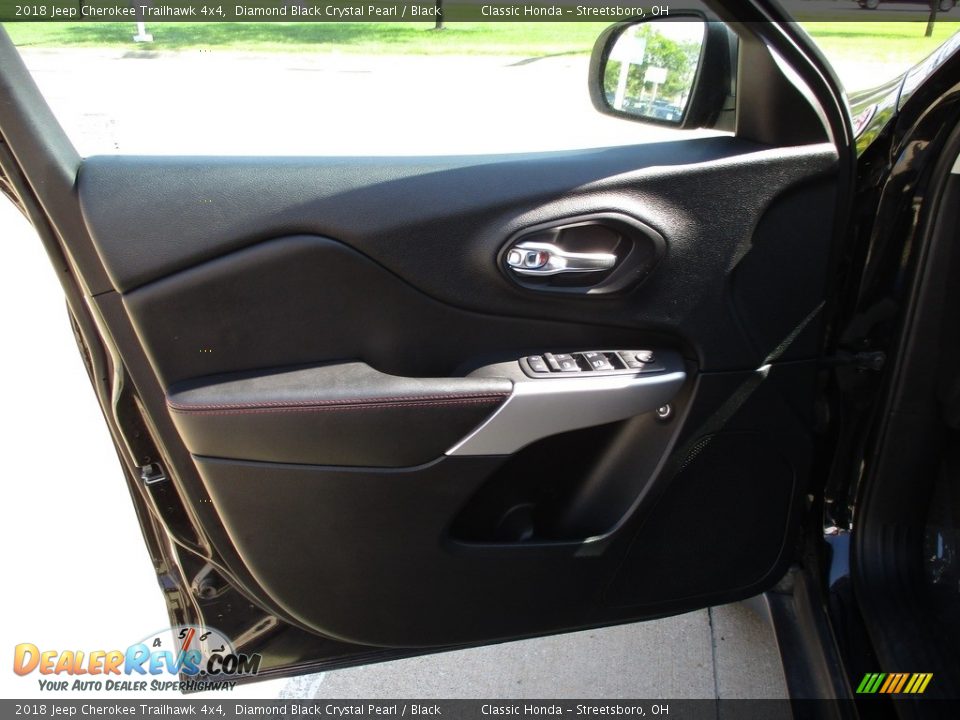 2018 Jeep Cherokee Trailhawk 4x4 Diamond Black Crystal Pearl / Black Photo #26