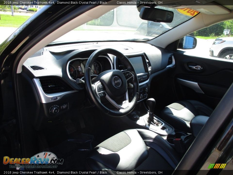 2018 Jeep Cherokee Trailhawk 4x4 Diamond Black Crystal Pearl / Black Photo #27