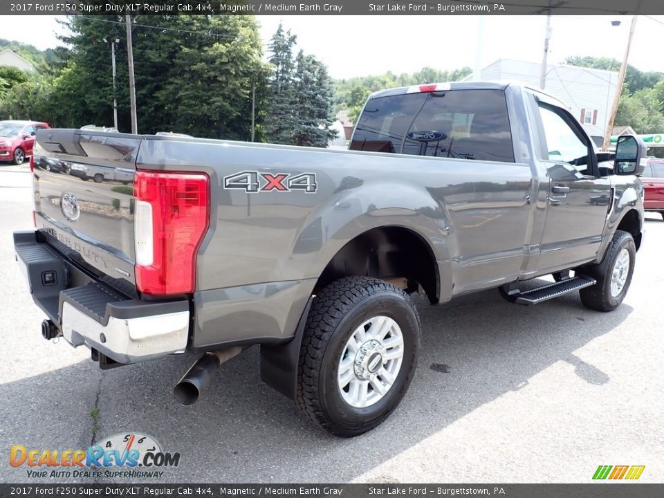 2017 Ford F250 Super Duty XLT Regular Cab 4x4 Magnetic / Medium Earth Gray Photo #5