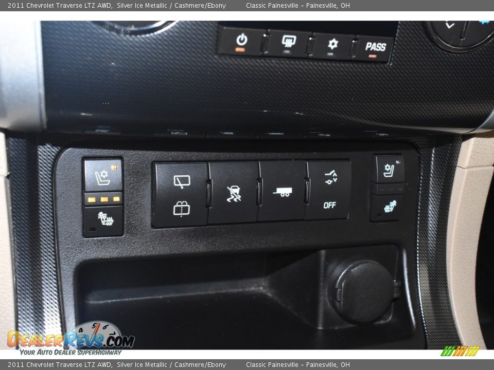 2011 Chevrolet Traverse LTZ AWD Silver Ice Metallic / Cashmere/Ebony Photo #18