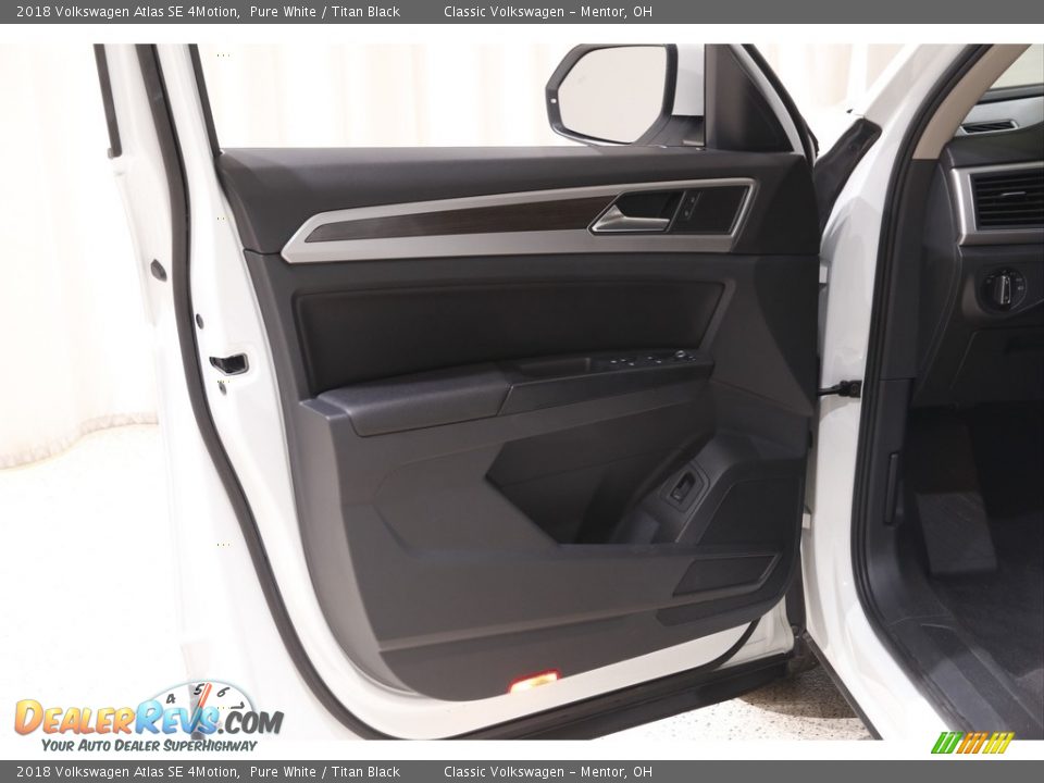 2018 Volkswagen Atlas SE 4Motion Pure White / Titan Black Photo #4