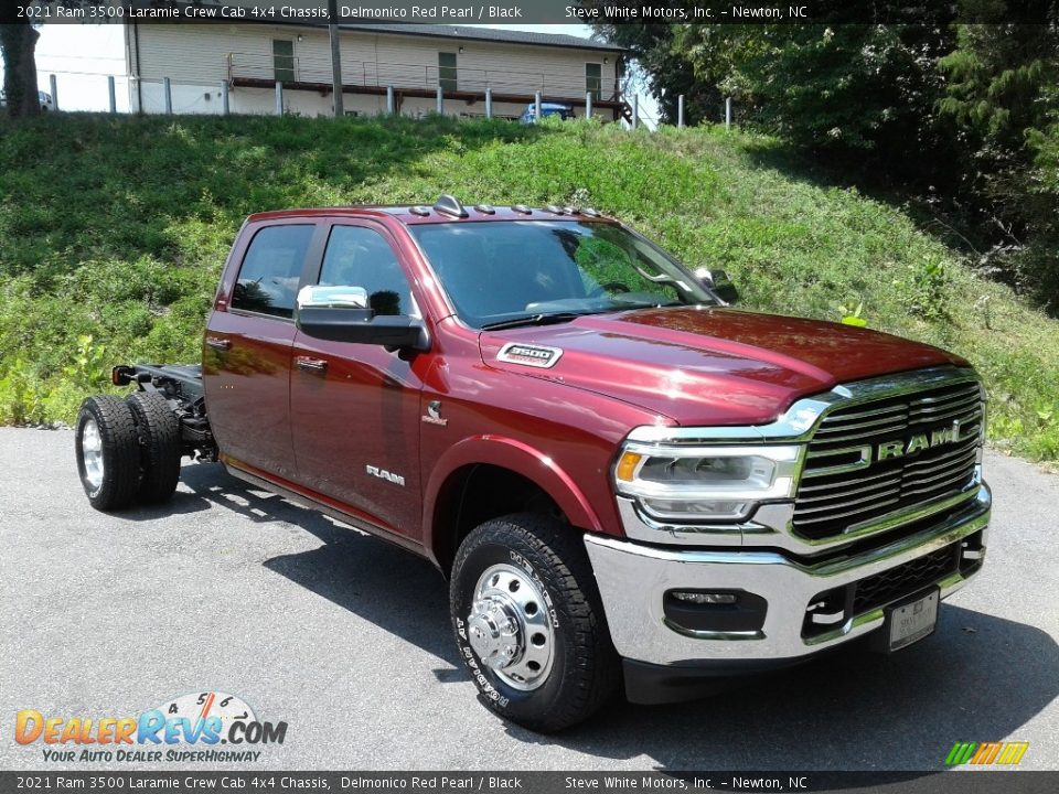 Front 3/4 View of 2021 Ram 3500 Laramie Crew Cab 4x4 Chassis Photo #4