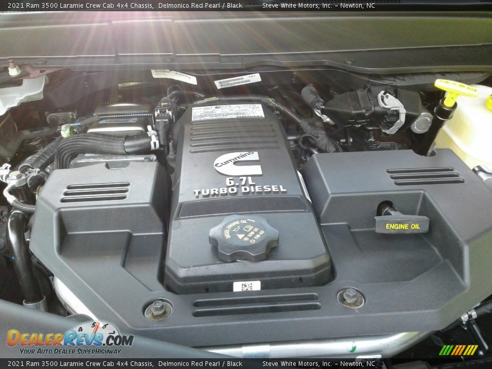 2021 Ram 3500 Laramie Crew Cab 4x4 Chassis 6.7 Liter OHV 24-Valve Cummins Turbo-Diesel Inline 6 Cylinder Engine Photo #9