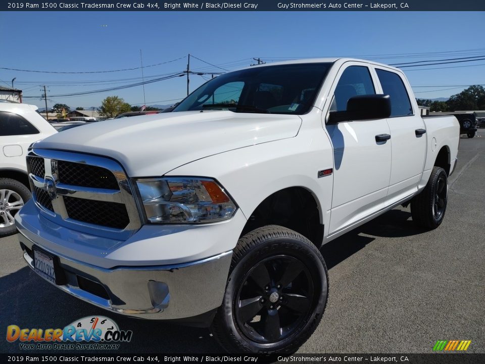 2019 Ram 1500 Classic Tradesman Crew Cab 4x4 Bright White / Black/Diesel Gray Photo #3