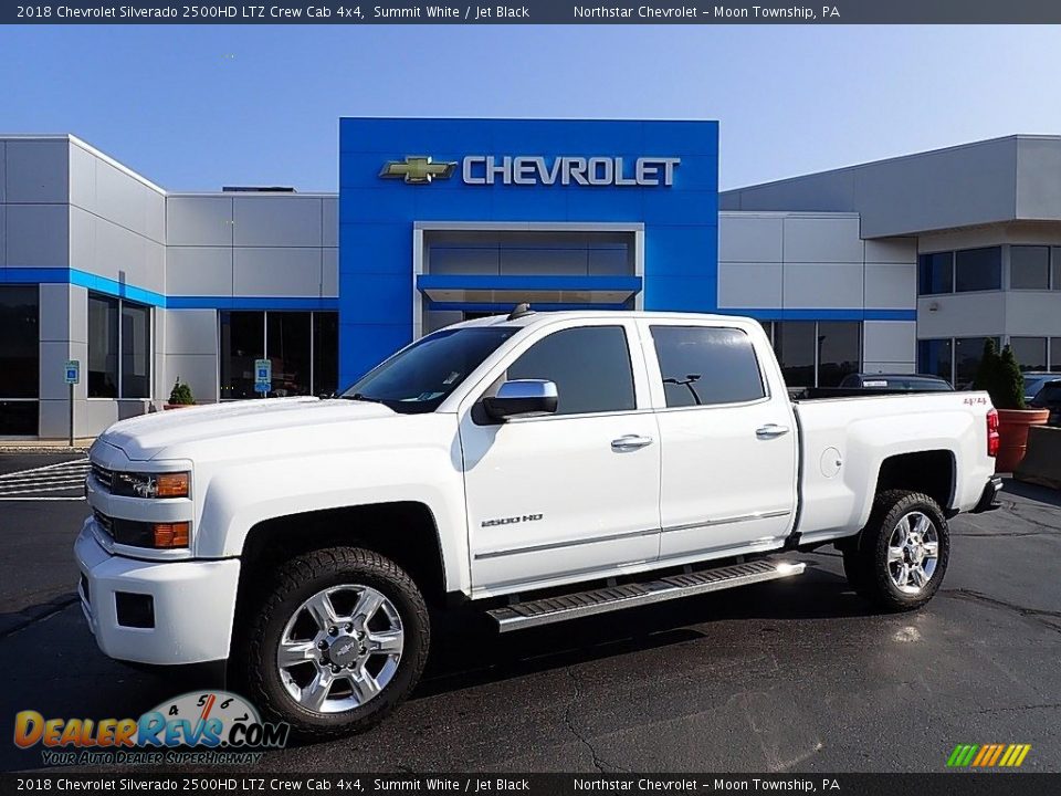 Front 3/4 View of 2018 Chevrolet Silverado 2500HD LTZ Crew Cab 4x4 Photo #1