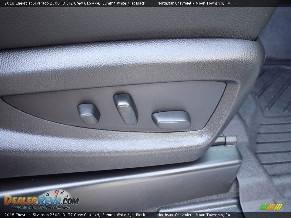Front Seat of 2018 Chevrolet Silverado 2500HD LTZ Crew Cab 4x4 Photo #16
