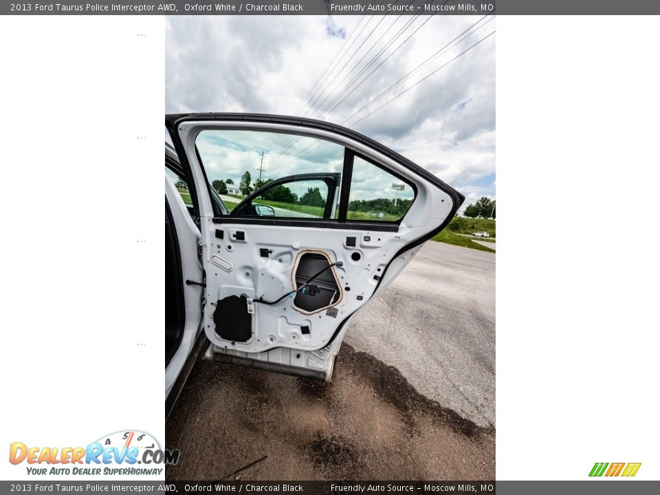 2013 Ford Taurus Police Interceptor AWD Oxford White / Charcoal Black Photo #24