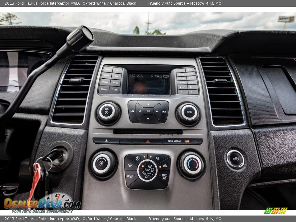 2013 Ford Taurus Police Interceptor AWD Oxford White / Charcoal Black Photo #30