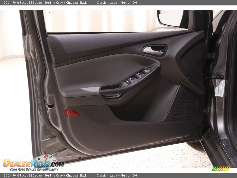 2014 Ford Focus SE Sedan Sterling Gray / Charcoal Black Photo #4