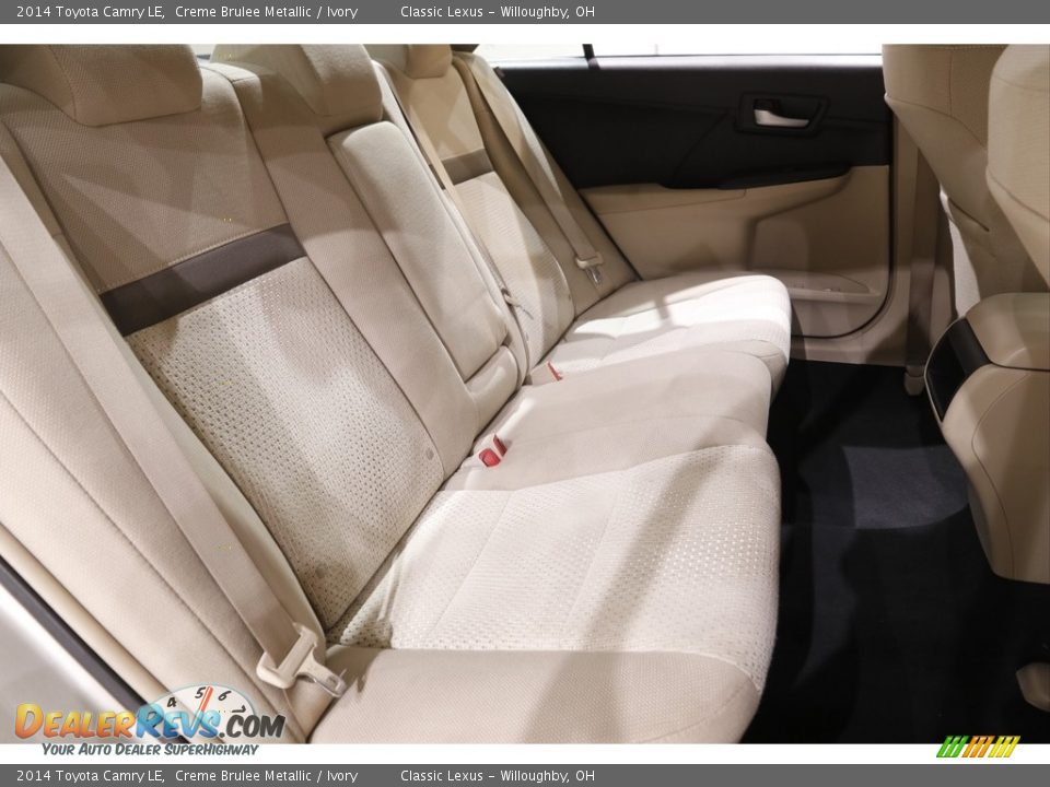 2014 Toyota Camry LE Creme Brulee Metallic / Ivory Photo #16