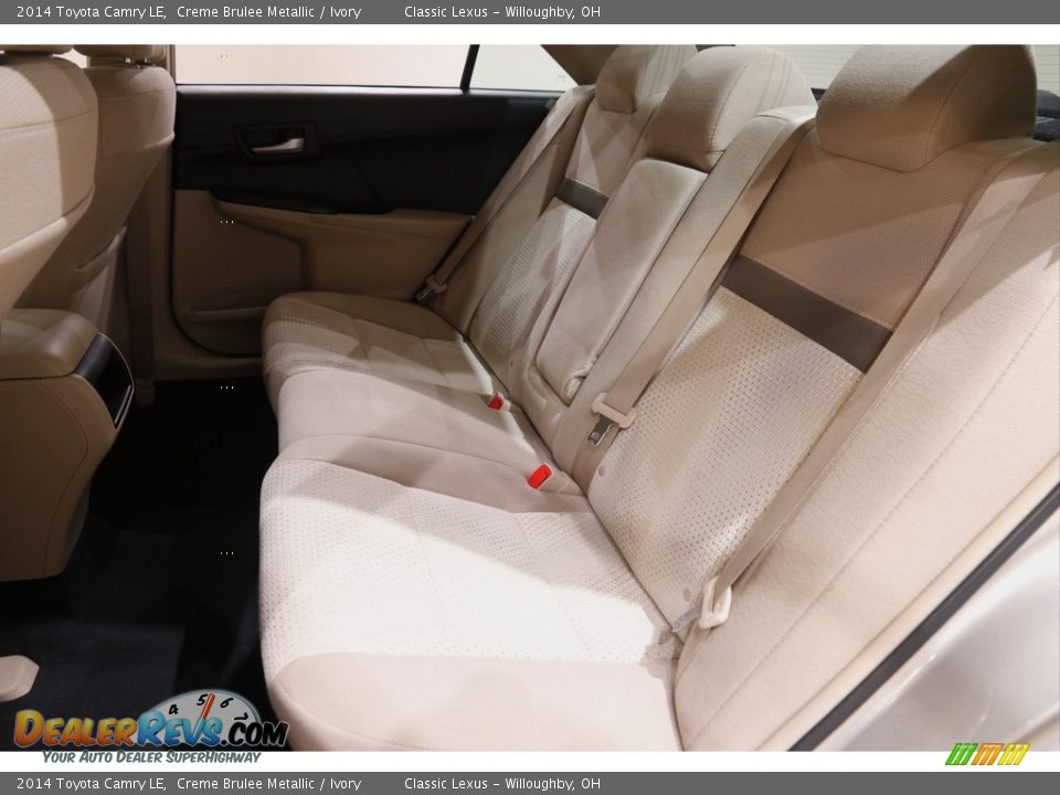 2014 Toyota Camry LE Creme Brulee Metallic / Ivory Photo #17