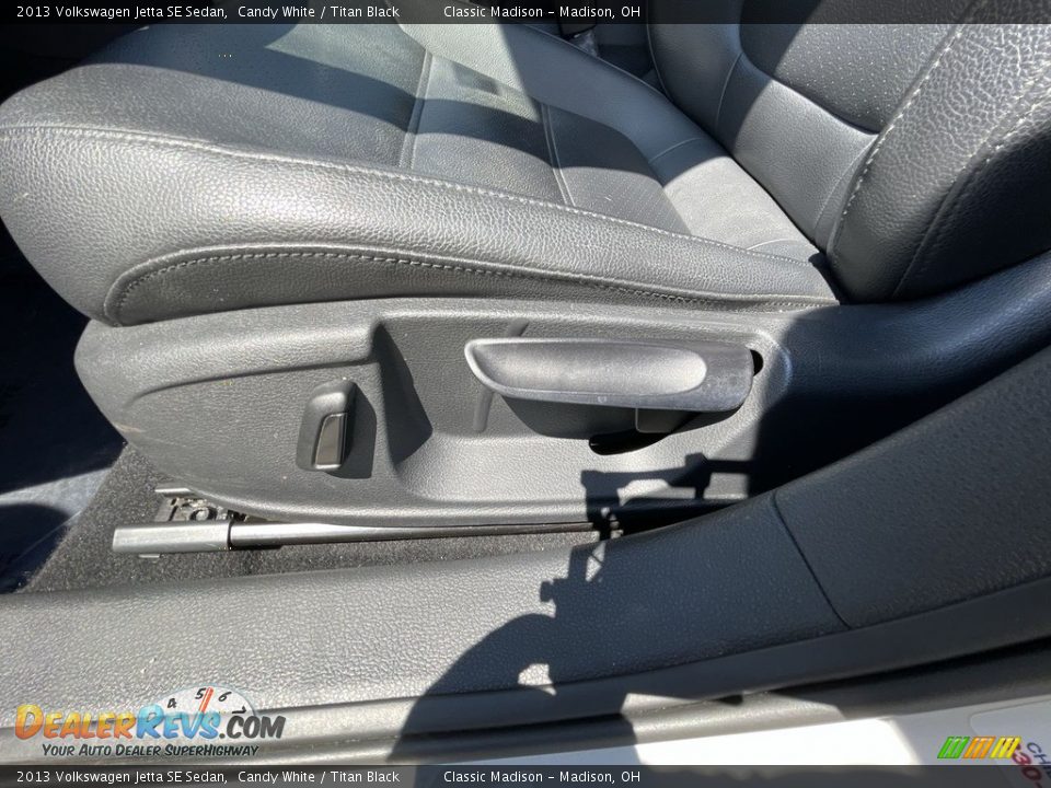 2013 Volkswagen Jetta SE Sedan Candy White / Titan Black Photo #7