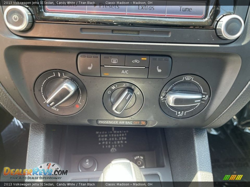 2013 Volkswagen Jetta SE Sedan Candy White / Titan Black Photo #12