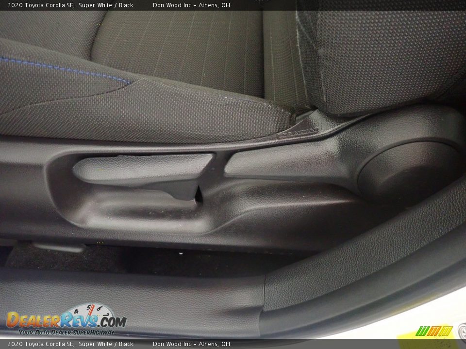2020 Toyota Corolla SE Super White / Black Photo #24