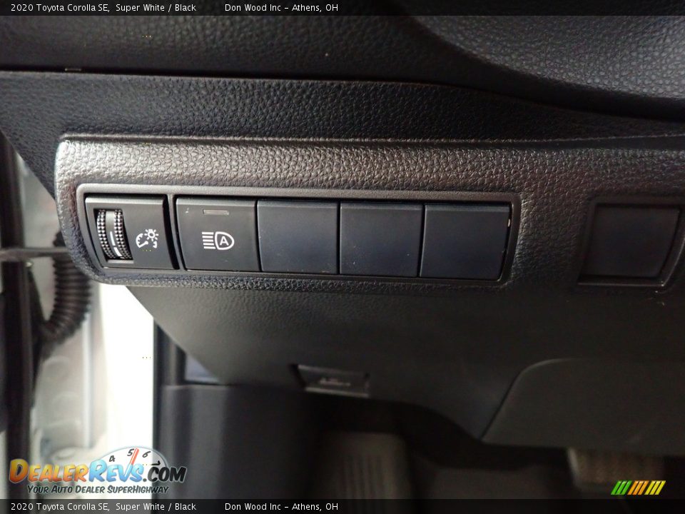 2020 Toyota Corolla SE Super White / Black Photo #32