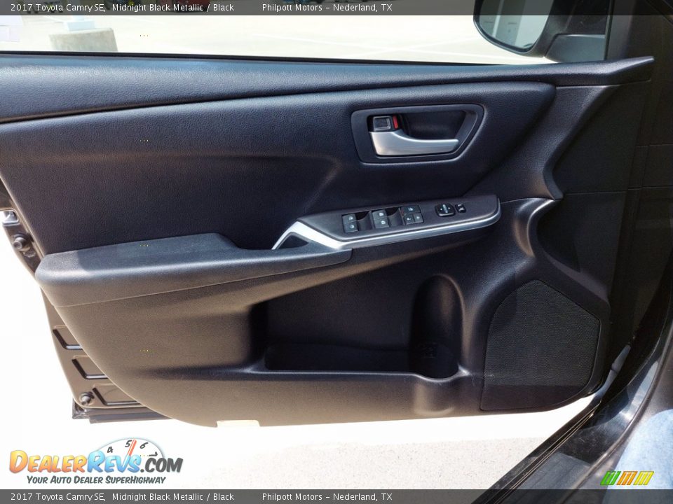 2017 Toyota Camry SE Midnight Black Metallic / Black Photo #13