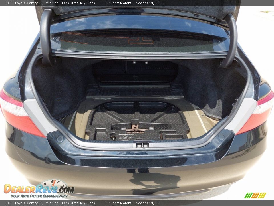2017 Toyota Camry SE Midnight Black Metallic / Black Photo #23