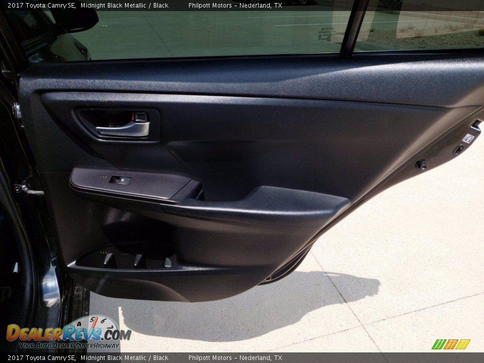 2017 Toyota Camry SE Midnight Black Metallic / Black Photo #24