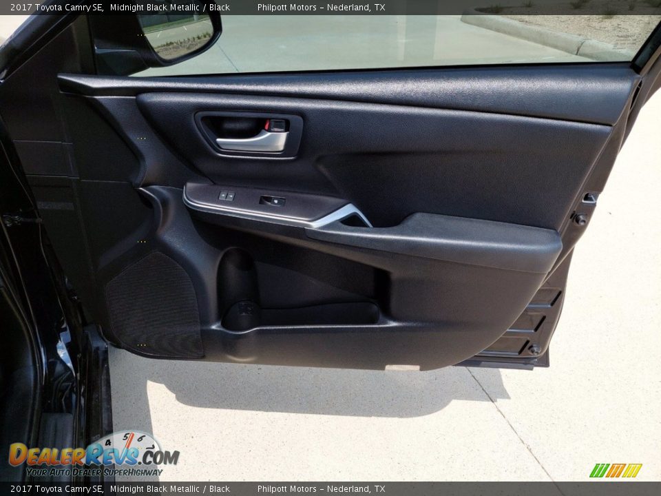 2017 Toyota Camry SE Midnight Black Metallic / Black Photo #26