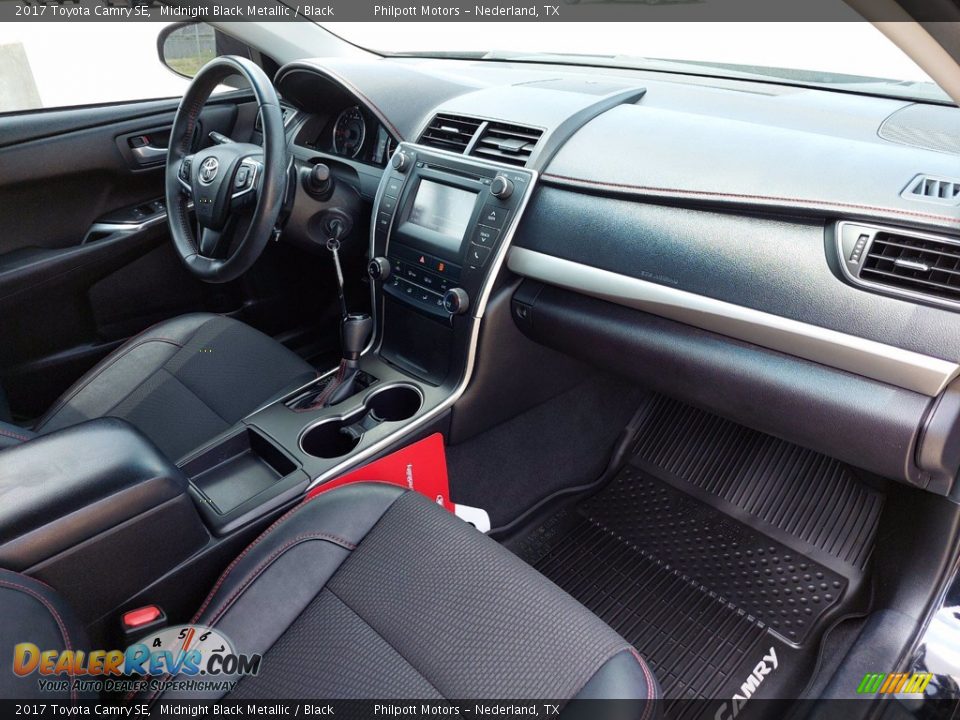 2017 Toyota Camry SE Midnight Black Metallic / Black Photo #28