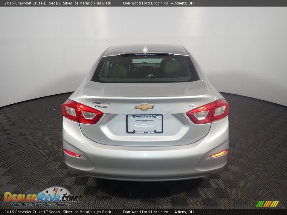 2016 Chevrolet Cruze LT Sedan Silver Ice Metallic / Jet Black Photo #12