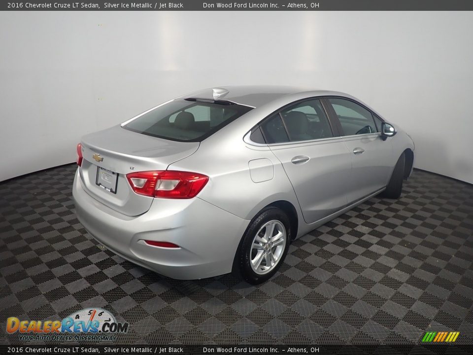 2016 Chevrolet Cruze LT Sedan Silver Ice Metallic / Jet Black Photo #16