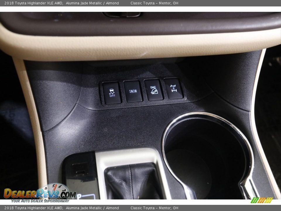 2018 Toyota Highlander XLE AWD Alumina Jade Metallic / Almond Photo #15