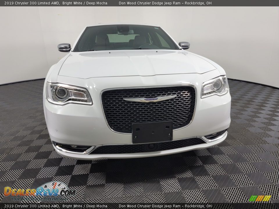 2019 Chrysler 300 Limited AWD Bright White / Deep Mocha Photo #5