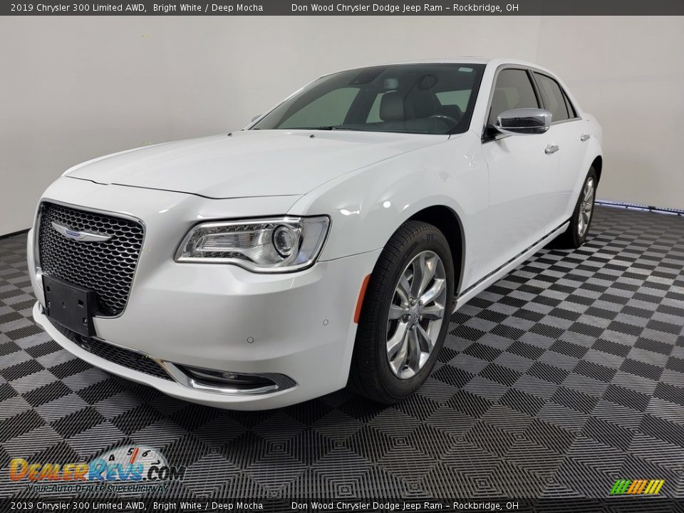 2019 Chrysler 300 Limited AWD Bright White / Deep Mocha Photo #6