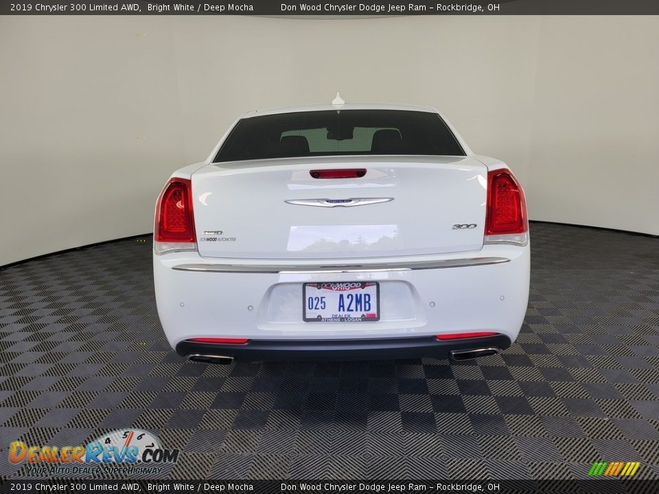 2019 Chrysler 300 Limited AWD Bright White / Deep Mocha Photo #9