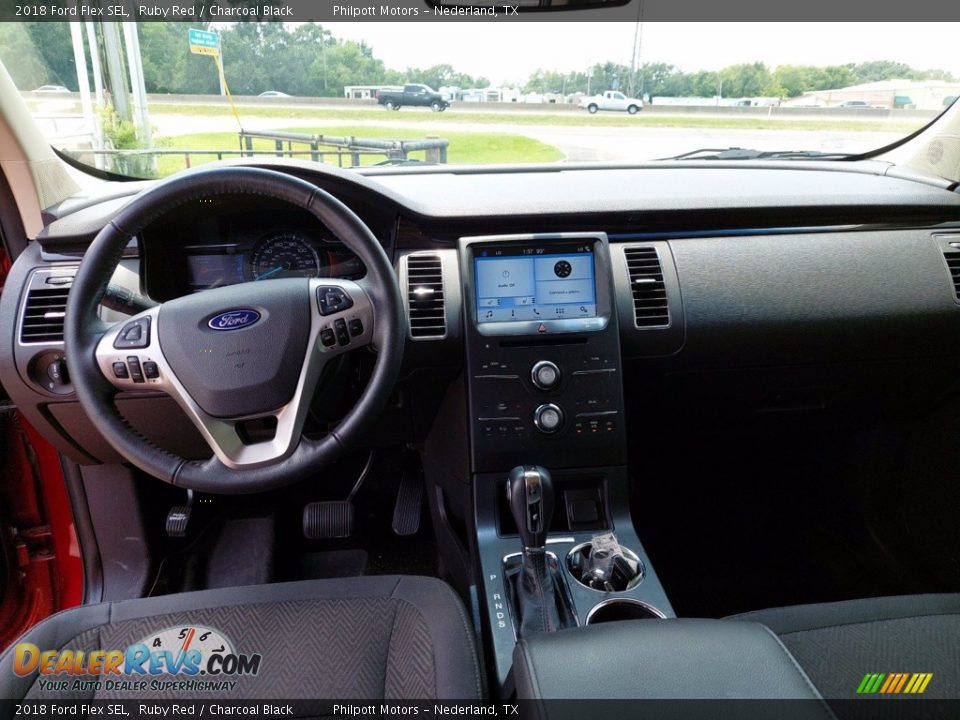 Dashboard of 2018 Ford Flex SEL Photo #11