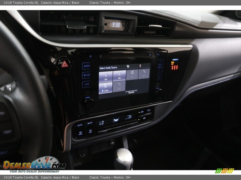 2018 Toyota Corolla SE Galactic Aqua Mica / Black Photo #9