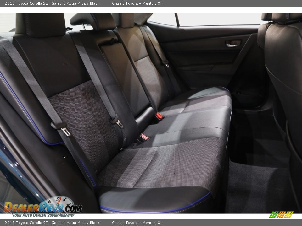2018 Toyota Corolla SE Galactic Aqua Mica / Black Photo #14