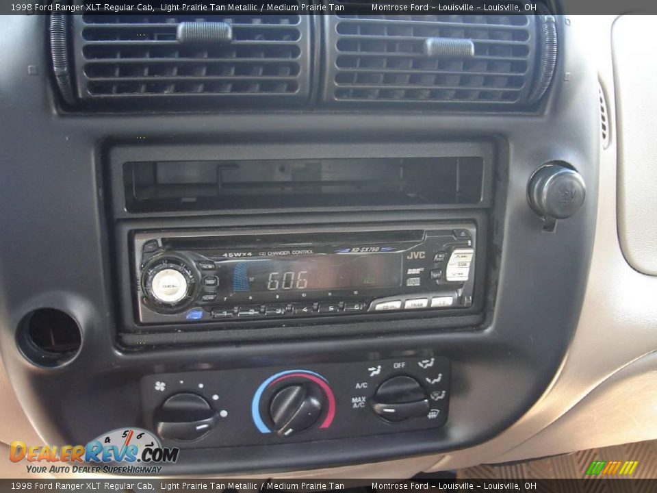 1998 Ford Ranger XLT Regular Cab Light Prairie Tan Metallic / Medium Prairie Tan Photo #22