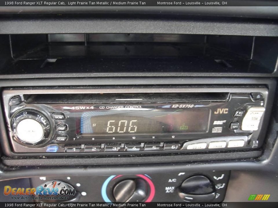 1998 Ford Ranger XLT Regular Cab Light Prairie Tan Metallic / Medium Prairie Tan Photo #23