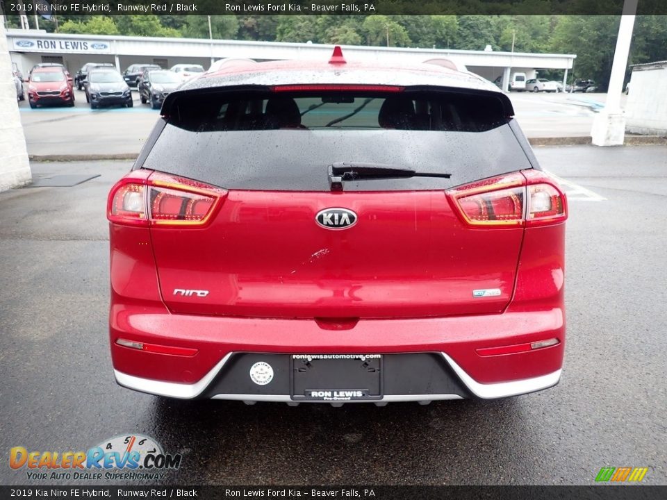 2019 Kia Niro FE Hybrid Runway Red / Black Photo #8