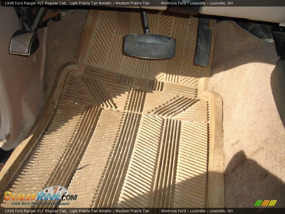 1998 Ford Ranger XLT Regular Cab Light Prairie Tan Metallic / Medium Prairie Tan Photo #26