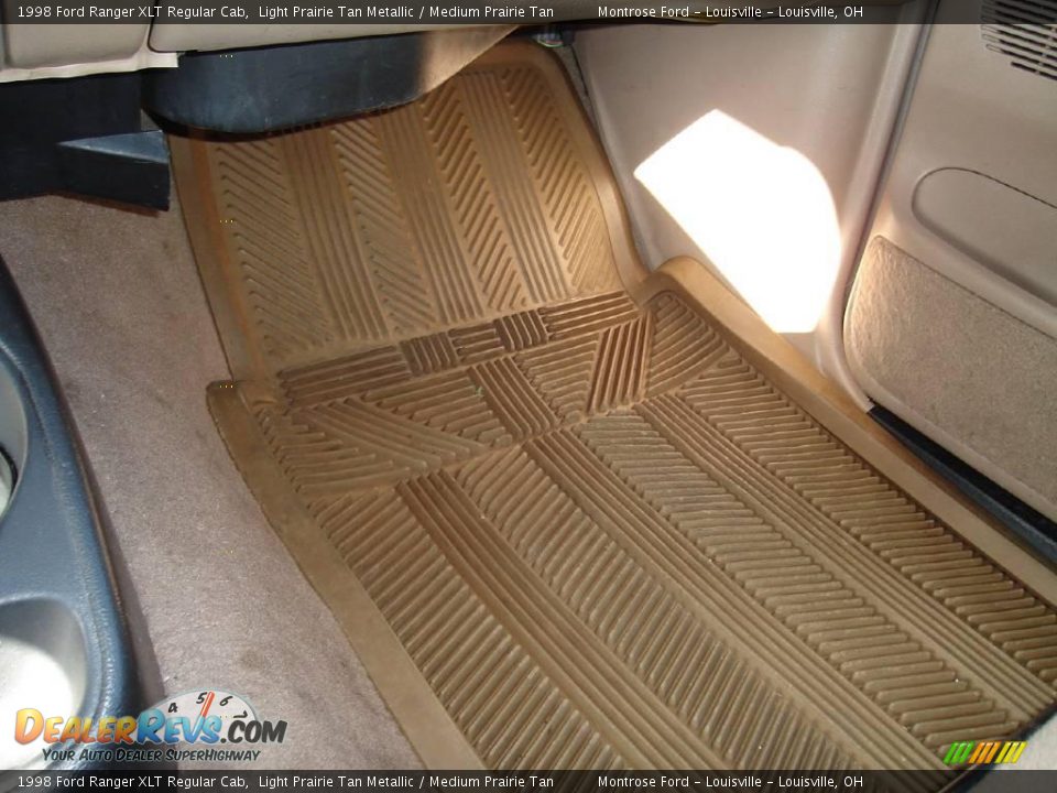 1998 Ford Ranger XLT Regular Cab Light Prairie Tan Metallic / Medium Prairie Tan Photo #27