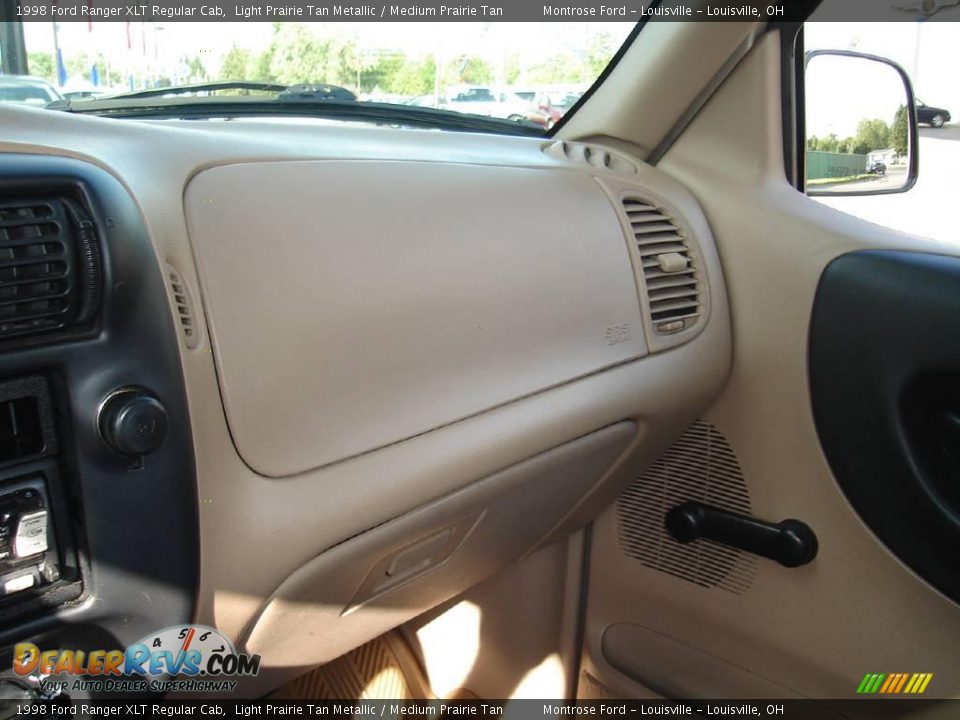 1998 Ford Ranger XLT Regular Cab Light Prairie Tan Metallic / Medium Prairie Tan Photo #28