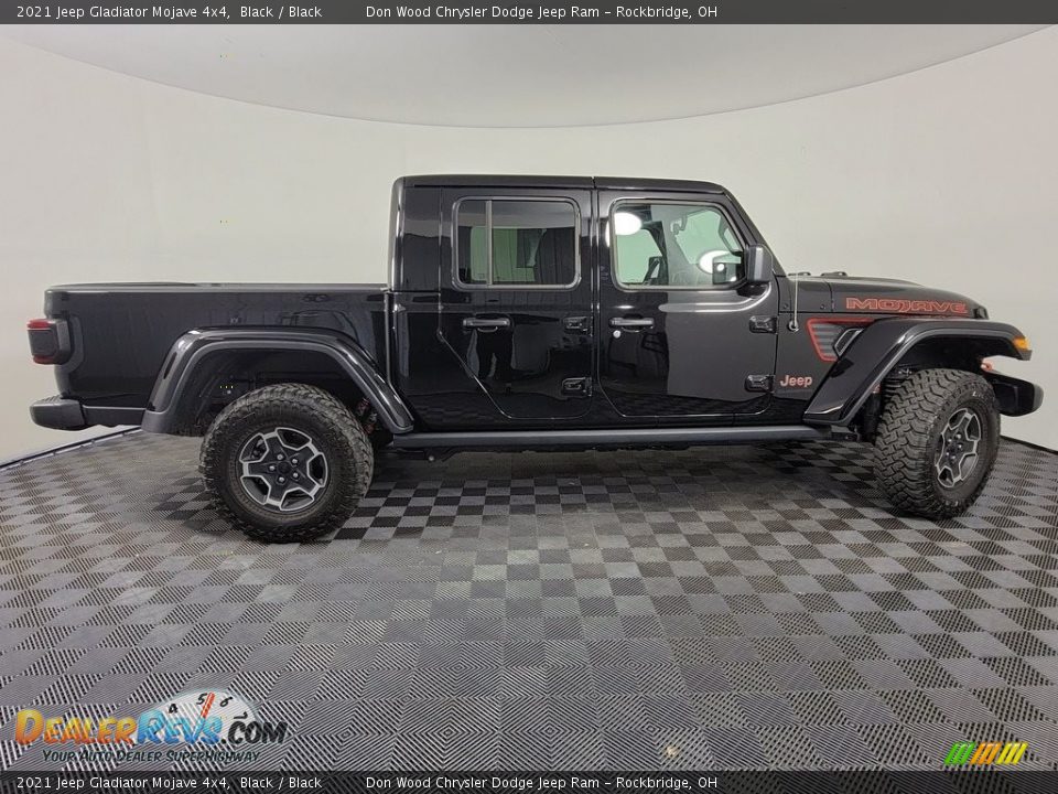 2021 Jeep Gladiator Mojave 4x4 Black / Black Photo #11