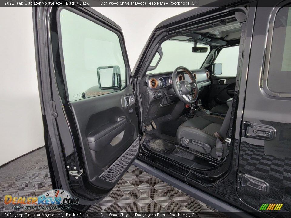 2021 Jeep Gladiator Mojave 4x4 Black / Black Photo #14