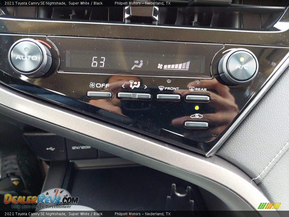 2021 Toyota Camry SE Nightshade Super White / Black Photo #20
