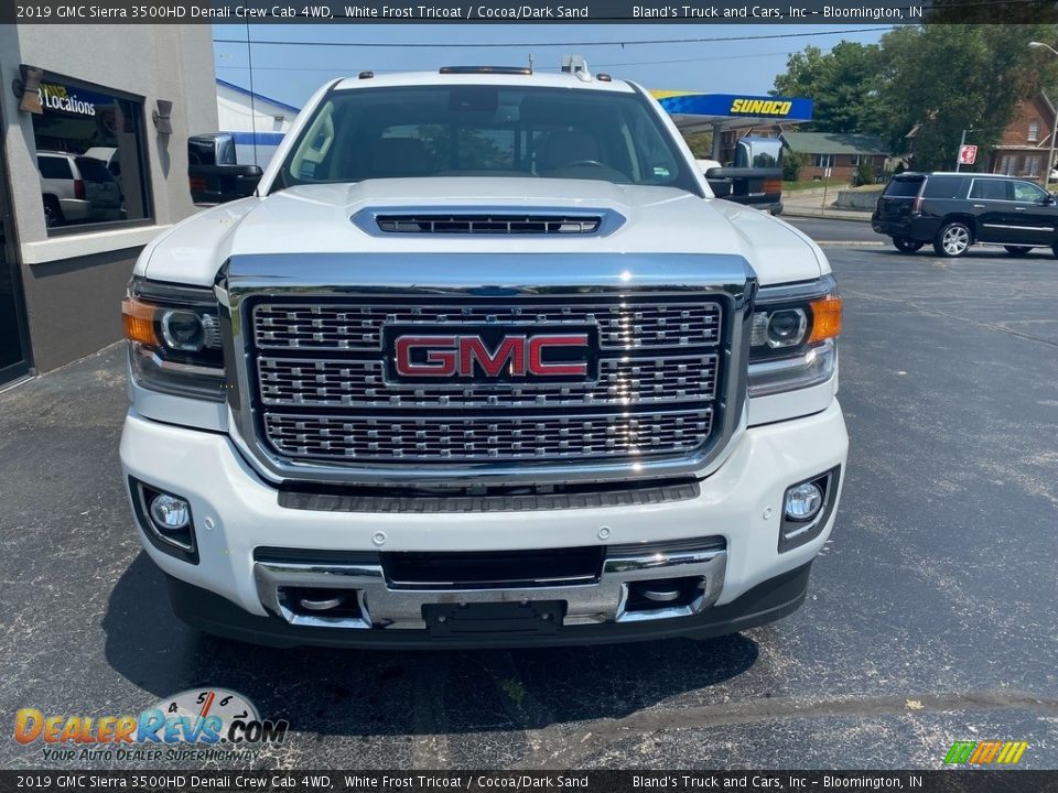 2019 GMC Sierra 3500HD Denali Crew Cab 4WD White Frost Tricoat / Cocoa/Dark Sand Photo #3