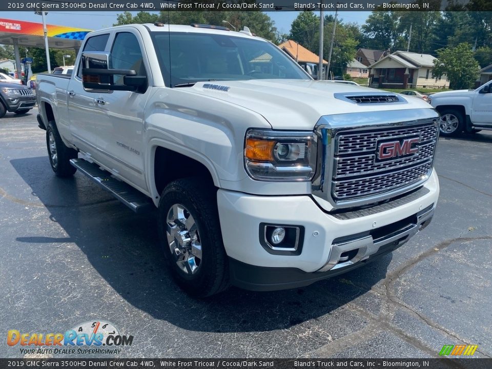 2019 GMC Sierra 3500HD Denali Crew Cab 4WD White Frost Tricoat / Cocoa/Dark Sand Photo #4