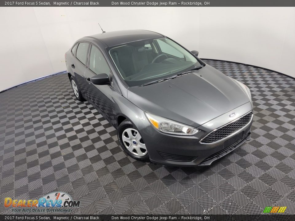 2017 Ford Focus S Sedan Magnetic / Charcoal Black Photo #3