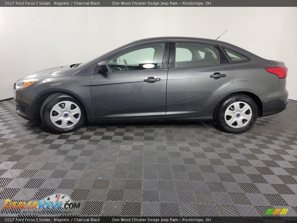 2017 Ford Focus S Sedan Magnetic / Charcoal Black Photo #6